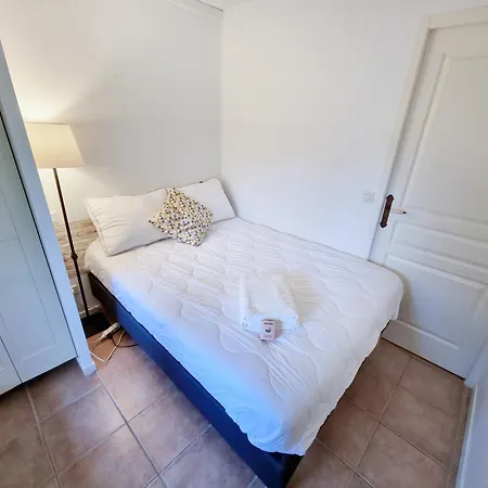 La Pinede - T4 Avec Terrasse Et Piscine *