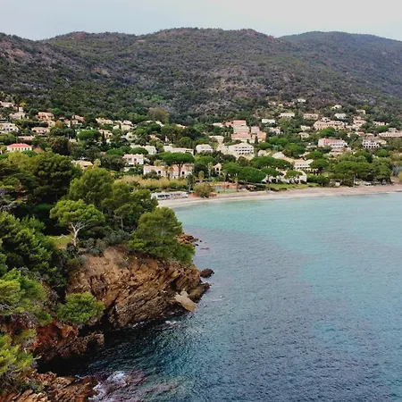 La Pinede - T4 Avec Terrasse Et Piscine *
