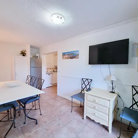 Appartement La Pinede - T4 Avec Terrasse Et Piscine