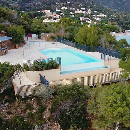 La Pinede - T4 Avec Terrasse Et Piscine Le Lavandou