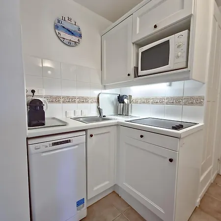 La Pinede - T4 Avec Terrasse Et Piscine Apartment *