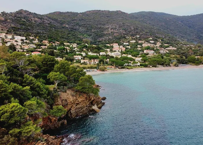 La Pinede - T4 Avec Terrasse Et Piscine *