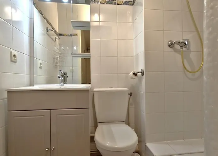 La Pinede - T4 Avec Terrasse Et Piscine *