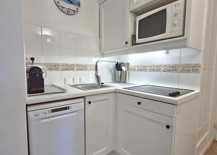 La Pinede - T4 Avec Terrasse Et Piscine 아파트 *